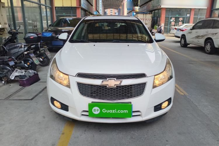 Used Chevrolet Cruze 2013 Hatchback 1.6L Automatic Luxury Model Front