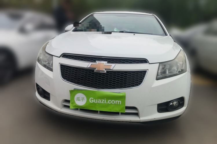 Used Chevrolet Cruze 2013 Hatchback 1.6L Manual Luxury Model Front