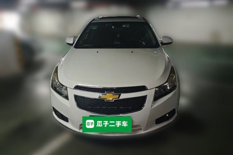 Used Chevrolet Cruze 2013 Hatchback 1.6L Manual Luxury Model Front