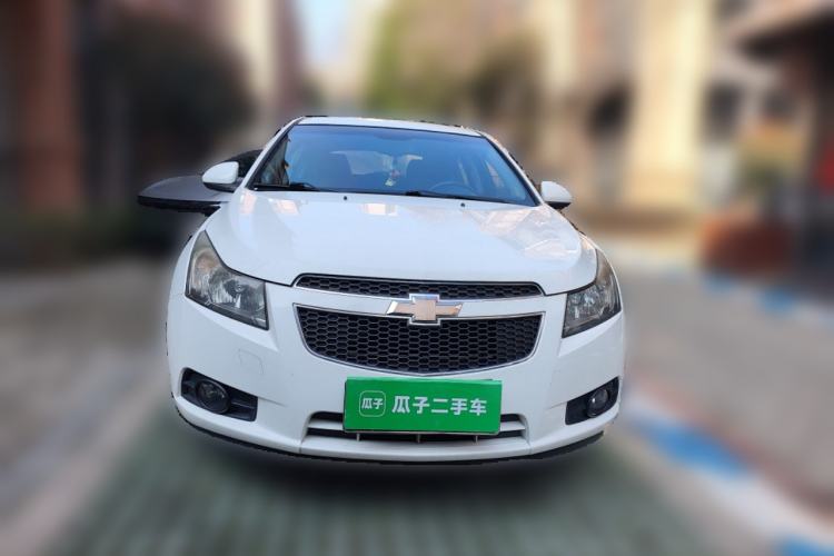 Used Chevrolet Cruze 2013 Hatchback 1.6L Automatic Luxury Model Front