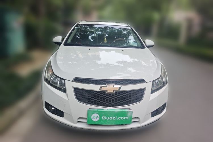 Used Chevrolet Cruze 2013 Hatchback 1.6L Manual Luxury Model Front
