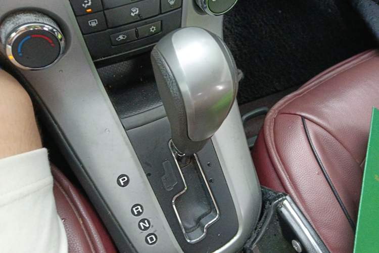 Used Chevrolet Cruze 2013 1.6L SL Sunroof Edition MT Gear Lever