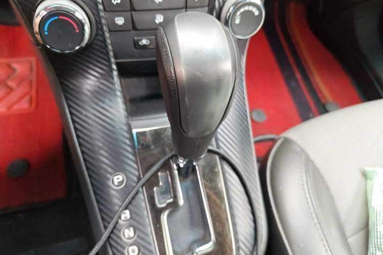 Used Chevrolet Cruze 2013 1.8L SE AT Gear Lever