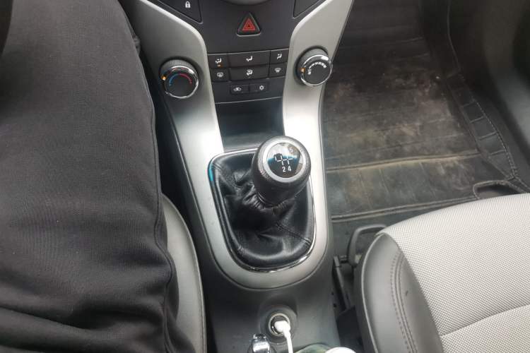 Used Chevrolet Cruze 2013 1.6L SL MT Gear Lever