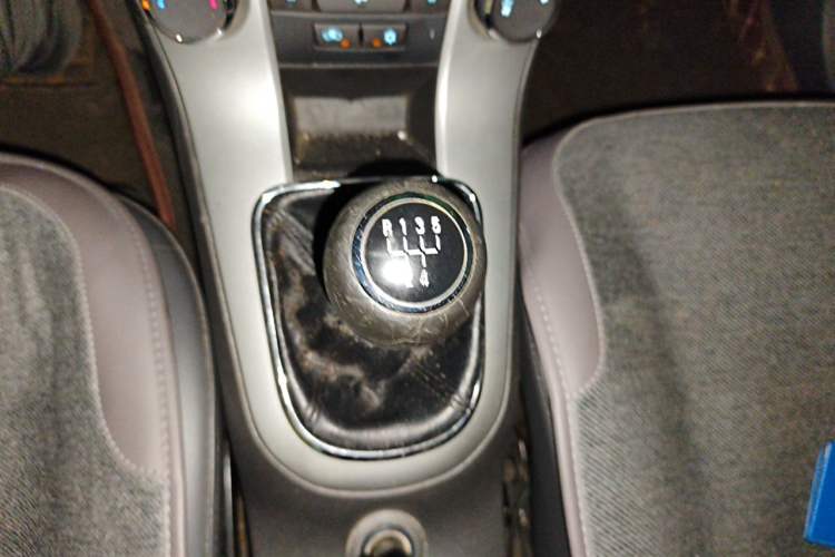 Used Chevrolet Cruze 2013 1.6L SE MT Gear Lever