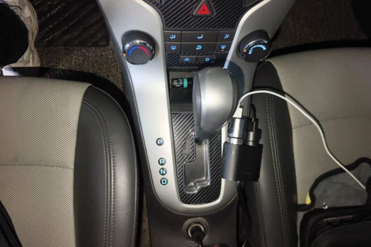 Used Chevrolet Cruze 2013 1.8L SE AT Gear Lever