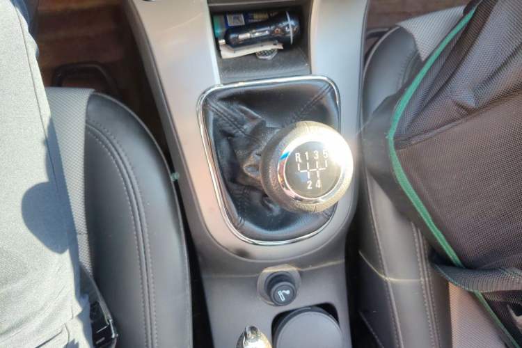 Used Chevrolet Cruze 2013 1.6L SE MT Gear Lever