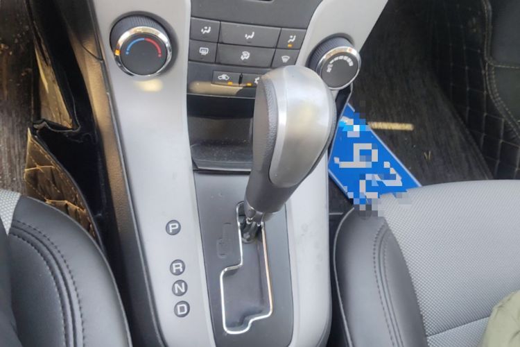 Used Chevrolet Cruze 2013 1.6L SE AT Gear Lever