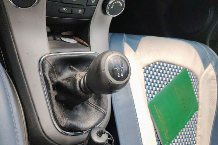 Used Chevrolet Cruze 2013 1.6L SL MT Gear Lever