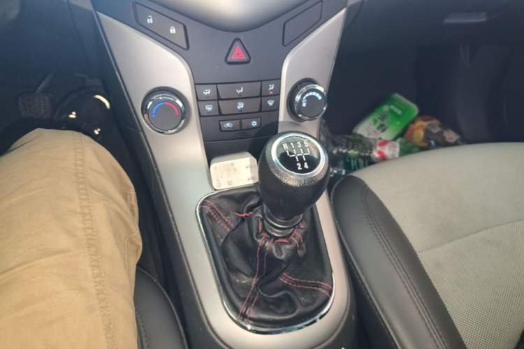 Used Chevrolet Cruze 2013 1.6L SE MT Gear Lever
