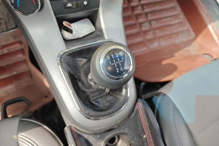 Used Chevrolet Cruze 2013 1.6L SL MT Gear Lever