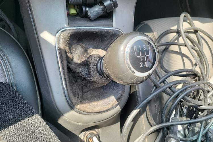 Used Chevrolet Cruze 2013 1.6L SE MT Gear Lever