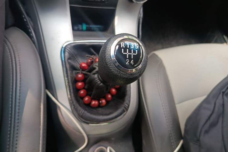 Used Chevrolet Cruze 2013 1.6L SL MT Gear Lever