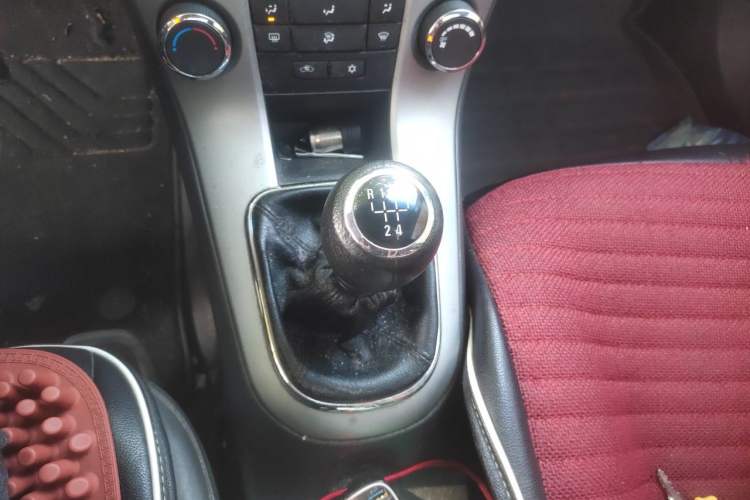 Used Chevrolet Cruze 2013 1.6L SE MT Gear Lever