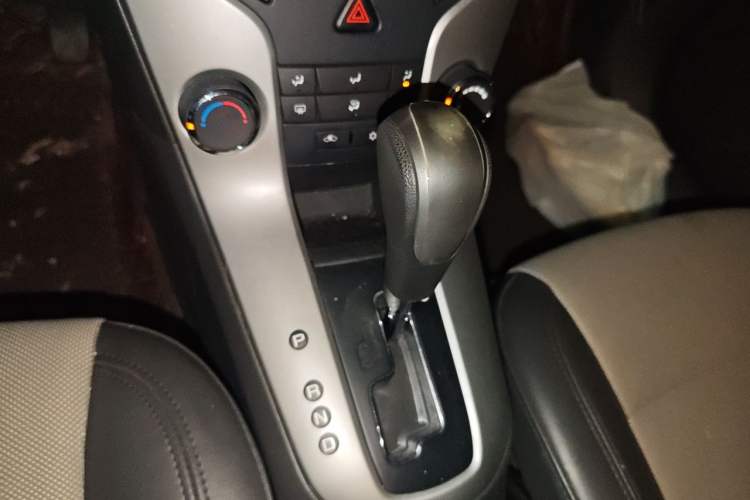 Used Chevrolet Cruze 2013 1.6L SL Grand Edition Automatic Gear Lever