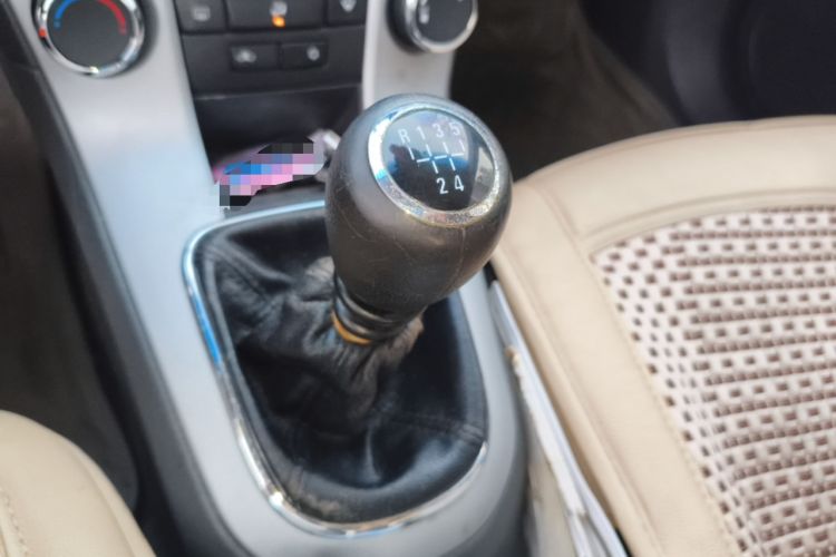 Used Chevrolet Cruze 2013 1.6L SE MT Gear Lever