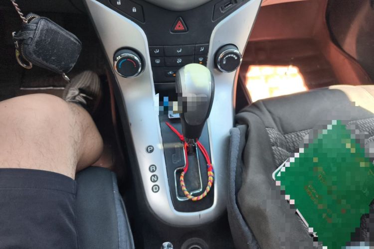 Used Chevrolet Cruze 2013 1.6L SE AT Gear Lever