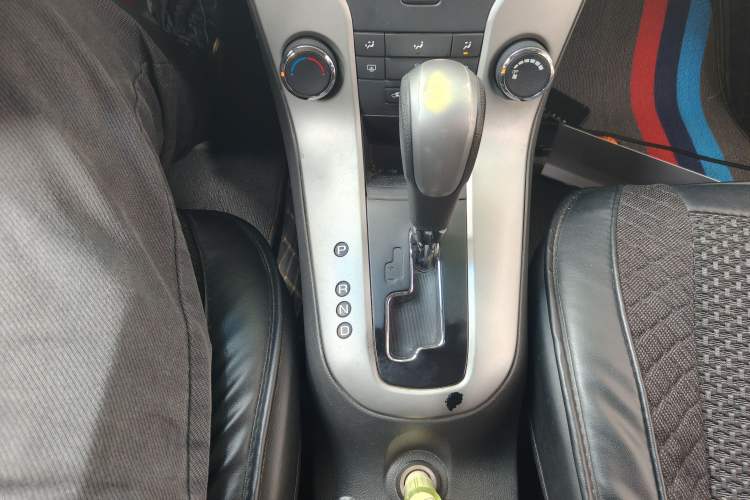 Used Chevrolet Cruze 2013 1.6L SL Grand Edition Automatic Gear Lever