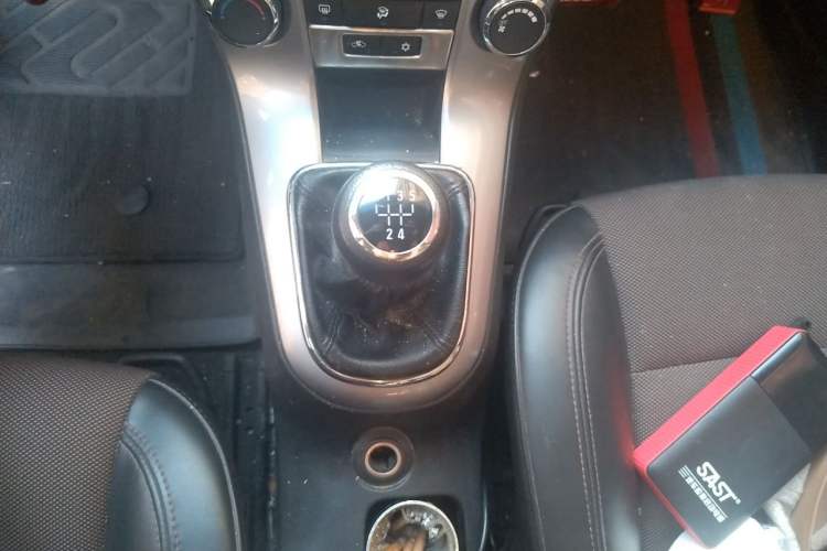 Used Chevrolet Cruze 2013 Hatchback 1.6L Manual Luxury Model Gear Lever