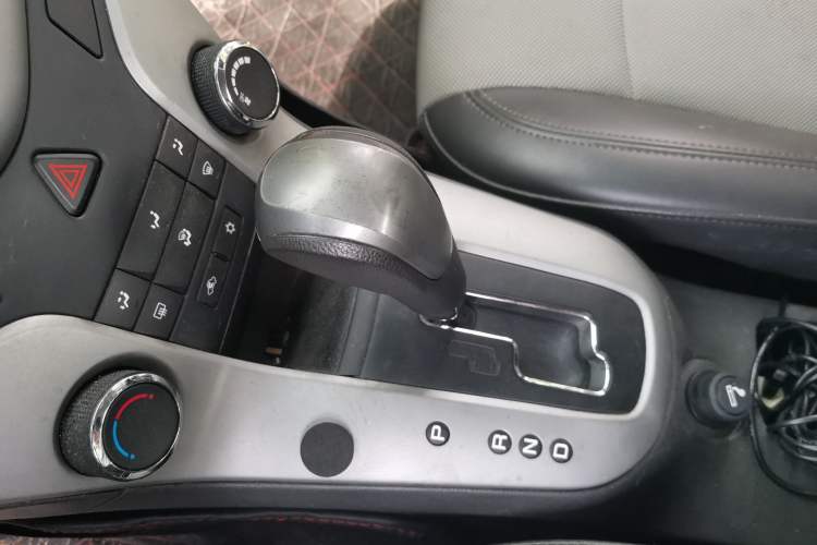 Used Chevrolet Cruze 2013 1.6L SL Grand Edition Automatic Gear Lever