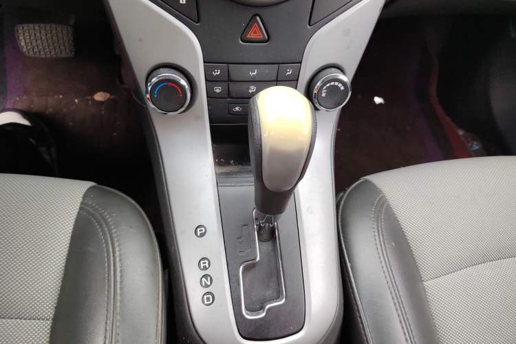 Used Chevrolet Cruze 2013 1.6L SL Grand Edition Automatic Gear Lever