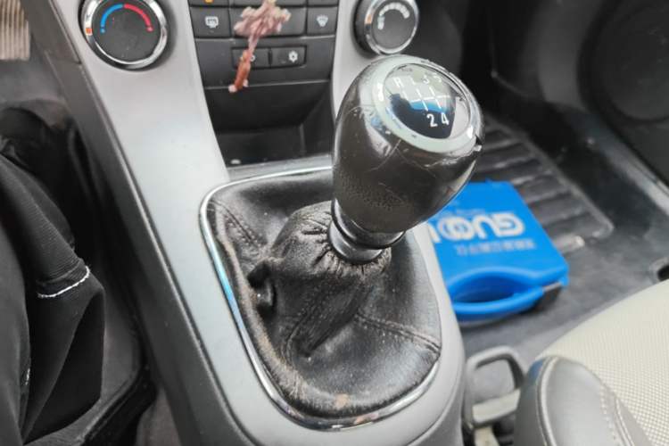 Used Chevrolet Cruze 2013 1.6L SL MT Gear Lever