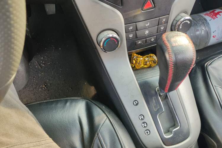 Used Chevrolet Cruze 2013 1.8L SE WTCC Edition AT Gear Lever