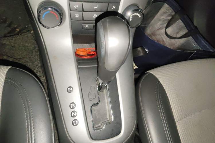 Used Chevrolet Cruze 2013 1.6L SL Grand Edition Automatic Gear Lever