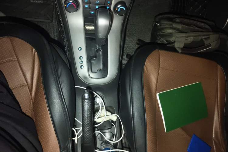 Used Chevrolet Cruze 2013 1.8L SE AT Gear Lever