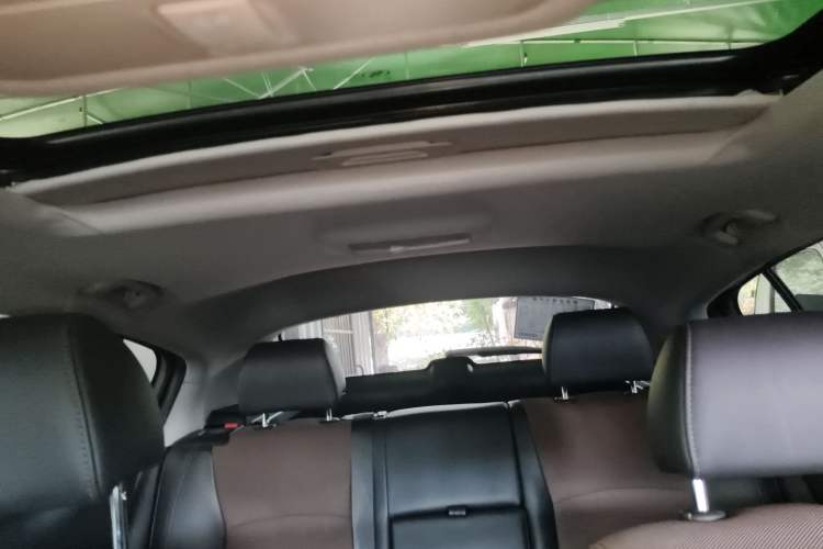 Used Chevrolet Cruze 2013 Hatchback 1.6L Automatic Luxury Model Headliner