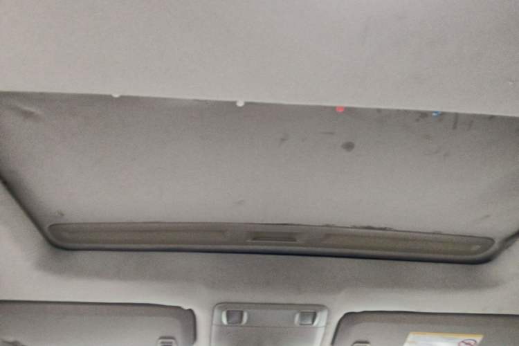 Used Chevrolet Cruze 2013 1.6L SL Sunroof Edition MT Headliner