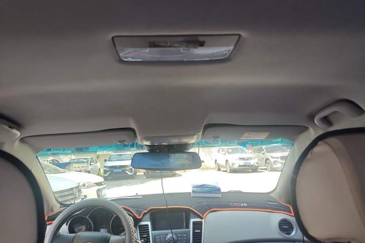 Used Chevrolet Cruze 2013 1.6L SL MT Headliner