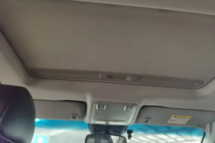 Used Chevrolet Cruze 2013 Hatchback 1.6L Automatic Luxury Model Headliner