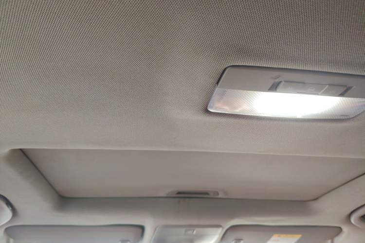 Used Chevrolet Cruze 2013 1.6L SE MT Headliner