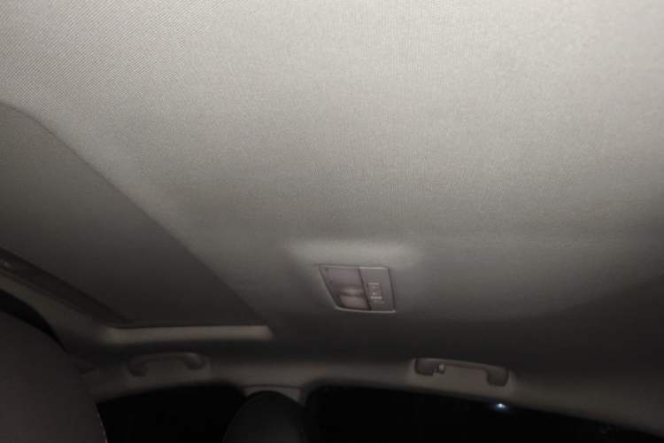 Used Chevrolet Cruze 2013 Hatchback 1.6L Automatic Luxury Model Headliner
