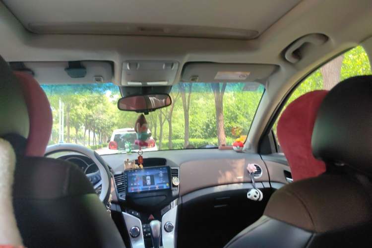 Used Chevrolet Cruze 2013 Hatchback 1.6L Automatic Luxury Model Headliner
