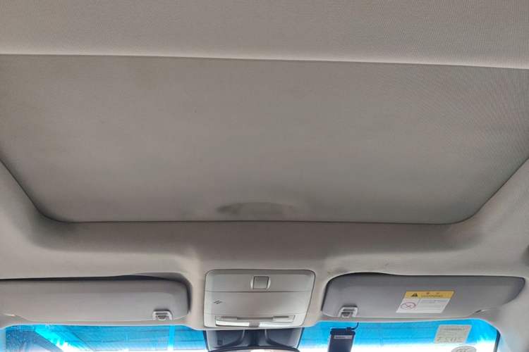 Used Chevrolet Cruze 2013 Hatchback 1.6L Manual Luxury Model Headliner
