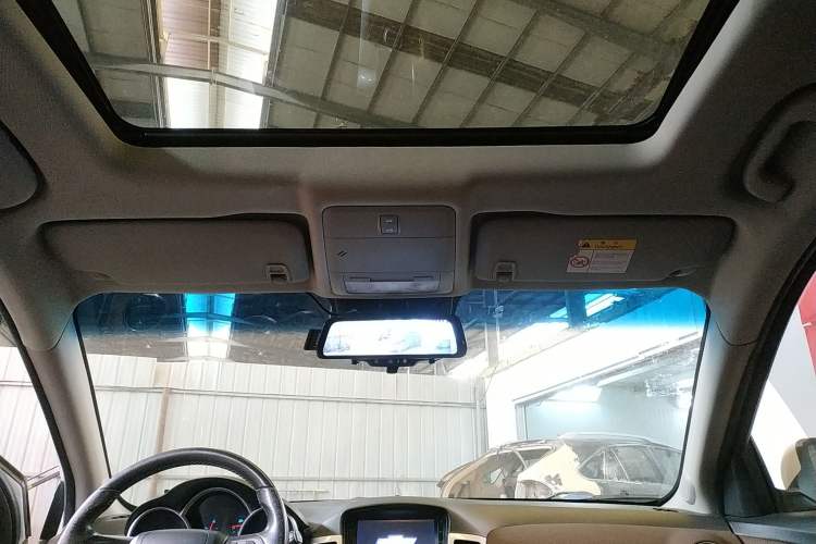 Used Chevrolet Cruze 2013 Hatchback 1.6L Manual Luxury Model Headliner