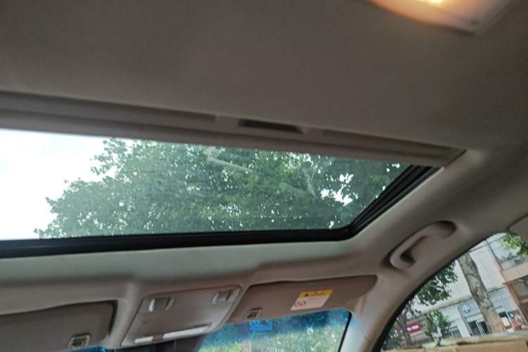 Used Chevrolet Cruze 2013 Hatchback 1.6L Automatic Luxury Model Headliner