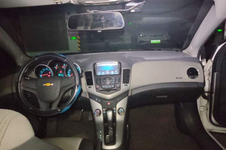 Used Chevrolet Cruze 2013 1.8L SE AT Headliner