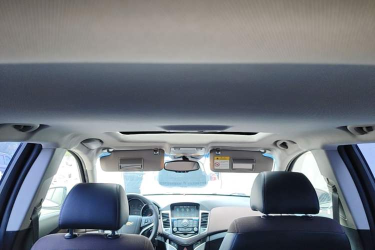 Used Chevrolet Cruze 2013 Hatchback 1.6L Automatic Luxury Model Headliner