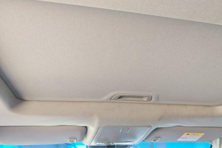 Used Chevrolet Cruze 2013 Hatchback 1.6L Manual Luxury Model Headliner