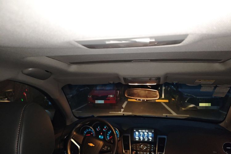 Used Chevrolet Cruze 2013 Hatchback 1.6L Automatic Luxury Model Headliner