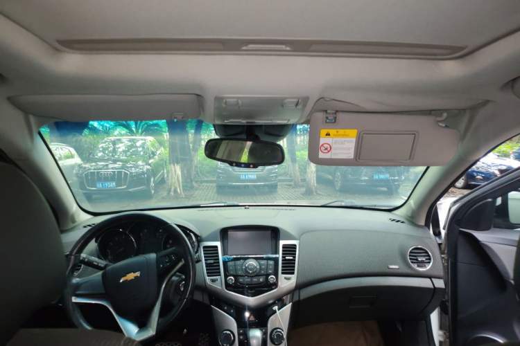 Used Chevrolet Cruze 2013 Hatchback 1.6T Automatic Flagship Model Headliner