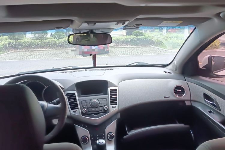 Used Chevrolet Cruze 2013 1.6L SE MT Headliner