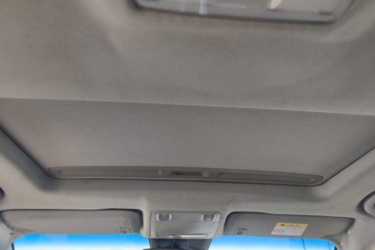 Used Chevrolet Cruze 2013 Hatchback 1.6L Automatic Luxury Model Headliner