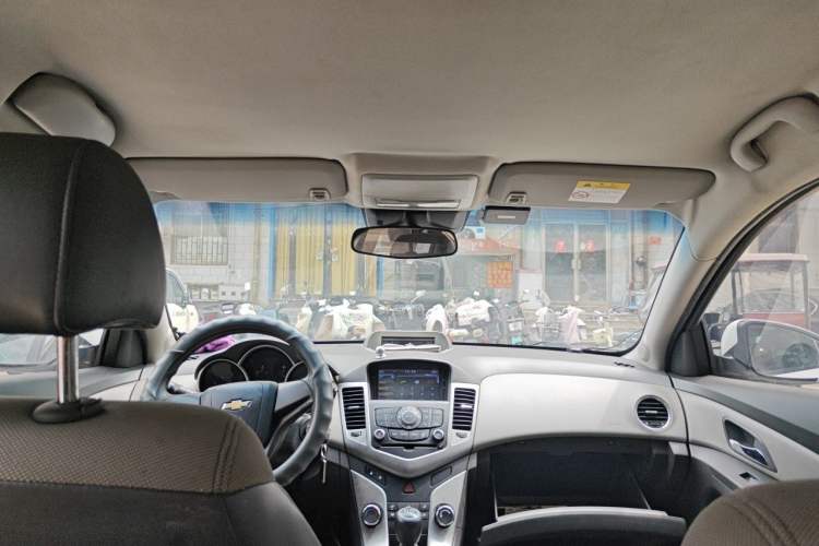 Used Chevrolet Cruze 2013 1.6L SL MT Headliner