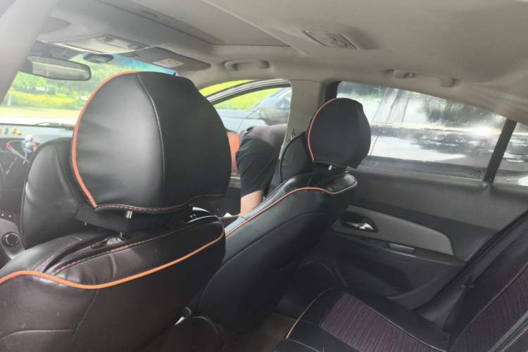 Used Chevrolet Cruze 2013 1.6L SL Grand Edition Automatic Headliner