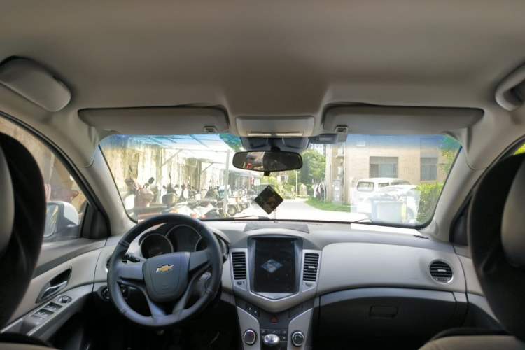 Used Chevrolet Cruze 2013 1.6L SL MT Headliner