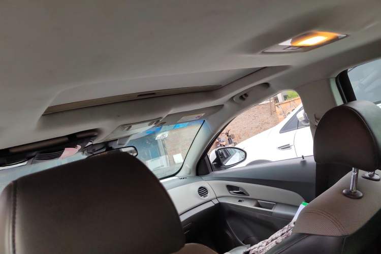 Used Chevrolet Cruze 2013 1.6L SL Grand Edition Automatic Headliner